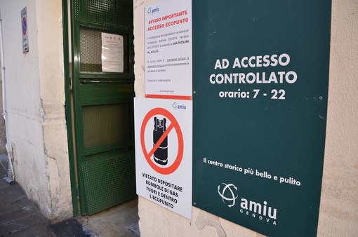 Anche l'ecopunto di via Tommaso Reggio diventa ad accesso controllato (FOTO)