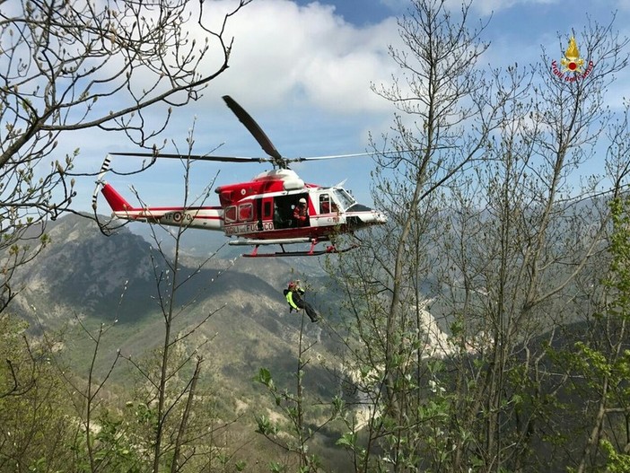 Chiude l'elisoccorso sanitario dei vigili del fuoco, Conapo: "La fine di un'eccellenza, i privati si fregano le mani"