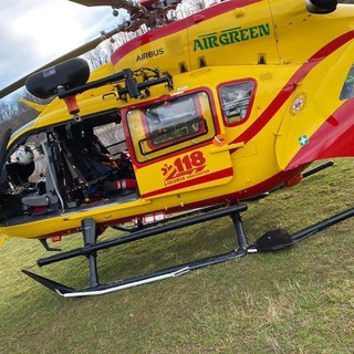 Uscio, motociclista ventenne cade da una scarpata, al San Martino in codice rosso