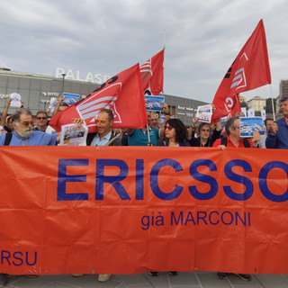 Ericsson, nessun accordo sui 131 licenziamenti agli Erzelli: domani sciopero e incontro in Regione. I sindacati: "Muro aziendale pressoché totale" Ericsson, nessun accordo sui 131 licenziamenti agli Erzelli: domani sciopero e incontro in Regione. I sindacati: "Muro aziendale pressoché totale"