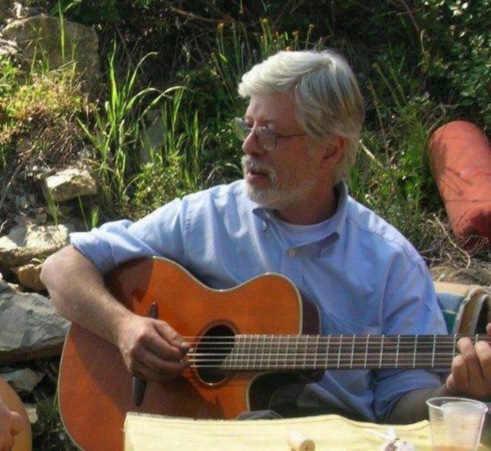 Sampierdarena, investito da un tir e trascinato per oltre due chilometri: muore il musicista Elio Arlandi