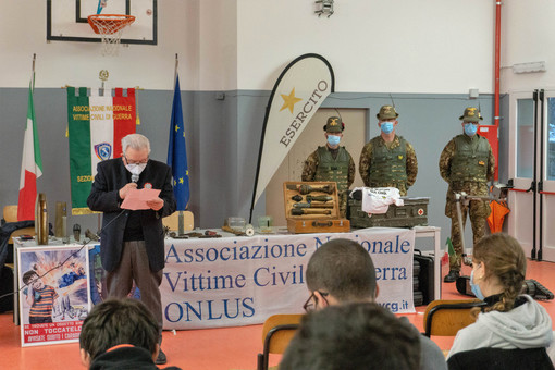 Esercito e Volontari della A.N.V.C.G. riprendono la formazione nelle scuole