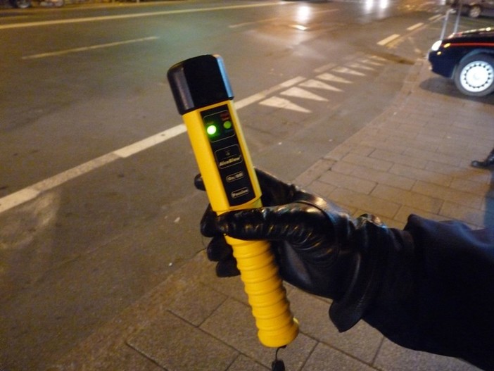 Alcol test fino alle 4 in Piazza Matteotti, arriva il sì del Municipio Alcol test fino alle 4 in Piazza Matteotti, arriva il sì del Municipio