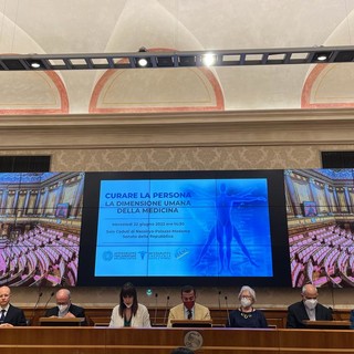 Empatia, senso di umanità e comprensione del paziente: a Palazzo Madama la presentazione del volume "Curare la persona. La dimensione umana della medicina"