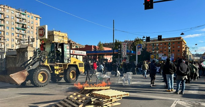 Ex Ilva, fine del presidio a Cornigliano: &quot;Andiamo a casa con la vittoria di non aver fatto fermare il ciclo di zincato di Genova&quot;