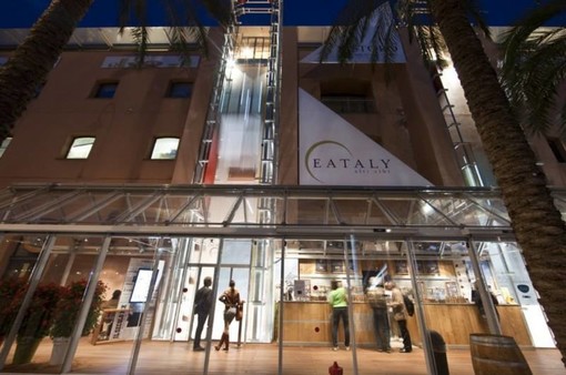 Nel gennaio del 2007 Eataly iniziava la sua avventura aprendo le porte del primo punto vendita, quello nell’ex opificio Carpano al Lingotto di Torino. Un luogo inedito dedicato alla valorizzazione e al racconto del meglio delle tradizioni enogastronomiche