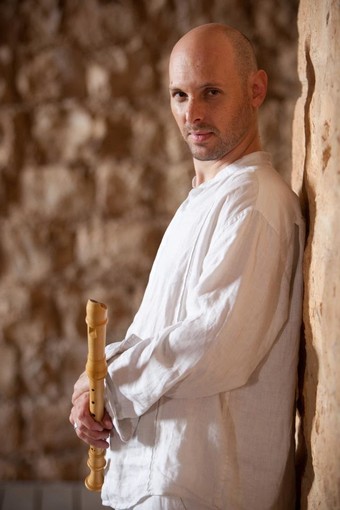 Concerto di Eyal Lerner per le vittime del ponte Morandi all'Albatros di Rivarolo Concerto di Eyal Lerner per le vittime del ponte Morandi all'Albatros di Rivarolo