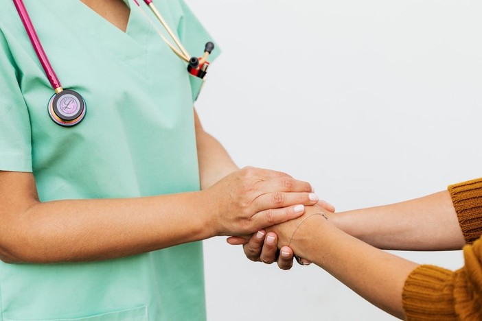 Il trattamento laser per le emorroidi: l'innovazione minimamente invasiva Il trattamento laser per le emorroidi: l'innovazione minimamente invasiva