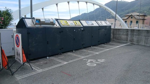 Ecoisola attiva a Riva Levante: completato il potenziamento dei contenitori per la differenziata Ecoisola attiva a Riva Levante: completato il potenziamento dei contenitori per la differenziata