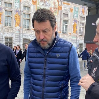 Salvini a Genova: &quot;Il ponte sullo Stretto? Sarà l'opera più 'green' del mondo