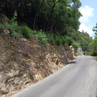 Recco: fondi del Pnrr per i nuovi interventi di messa in sicurezza della scarpata rocciosa a monte di via Verzemma