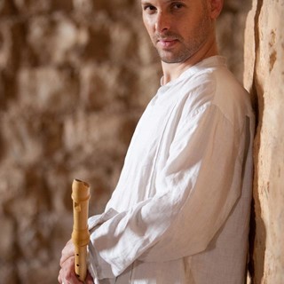 Concerto di Eyal Lerner per le vittime del ponte Morandi all'Albatros di Rivarolo