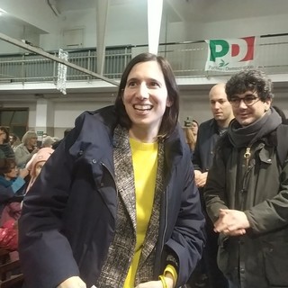 Primi risultati delle primarie PD, a Genova (e in Liguria) Elly Schlein in netto vantaggio