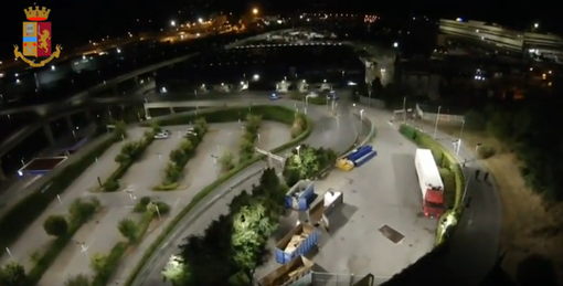 Esercitazione congiunta tra reparti della Polizia di Stato e dell’Arma dei Carabinieri Esercitazione congiunta tra reparti della Polizia di Stato e dell’Arma dei Carabinieri