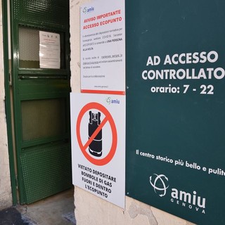 Anche l'ecopunto di via Tommaso Reggio diventa ad accesso controllato (FOTO)