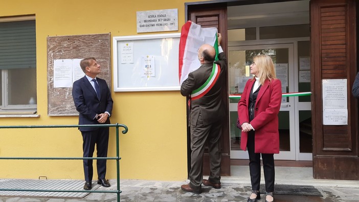 Zoagli, inaugurato le nuove aree del plesso scolastico: aule aggiuntive e terrazza abitabile Zoagli, inaugurato le nuove aree del plesso scolastico: aule aggiuntive e terrazza abitabile