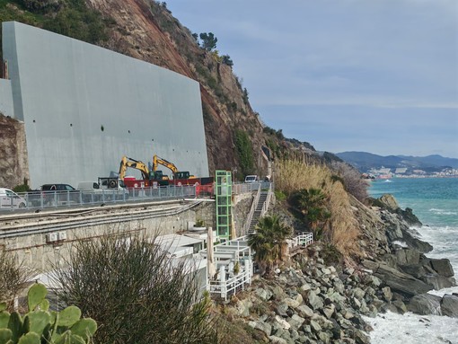 Frana nei pressi della galleria del Pizzo, attivato collegamento straordinario Voltri–Vesima sulla Linea 708