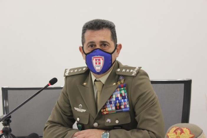 Covid, lockdown per i non vaccinati? Figliuolo frena: “Useremo l’arma della persuasione” (VIDEO) Covid, lockdown per i non vaccinati? Figliuolo frena: “Useremo l’arma della persuasione” (VIDEO)