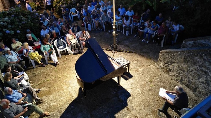 Al via l'1 agosto la 19esima edizione del Festival Paganiniano di Carro Al via l'1 agosto la 19esima edizione del Festival Paganiniano di Carro