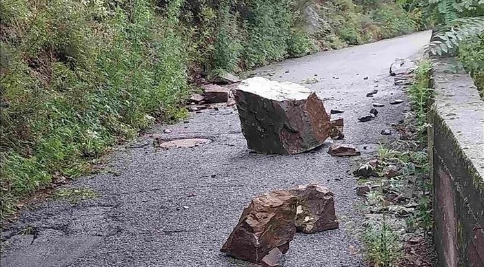 Sestri Ponente, frana in via Monte Timone: attivata strada alternativa da Scarpino per le famiglie isolate