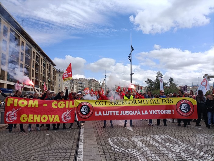 La Fiom di Genova a Marsiglia: “Lavoratori di tutti i paesi unitevi” La Fiom di Genova a Marsiglia: “Lavoratori di tutti i paesi unitevi”