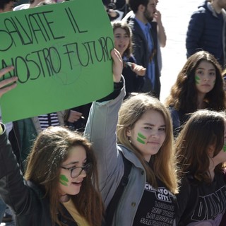 Fridays for Future Genova: di nuovo in piazza per #toglieticituttomanonilfuturo Fridays for Future Genova: di nuovo in piazza per #toglieticituttomanonilfuturo