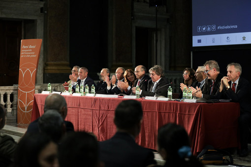 Inaugurata al Ducale la diciassettesima edizione del Festival della Scienza di Genova Inaugurata al Ducale la diciassettesima edizione del Festival della Scienza di Genova