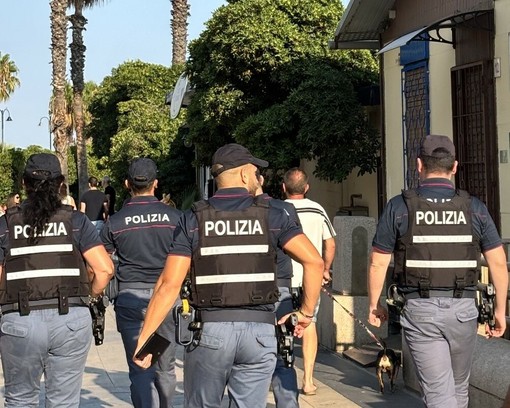 Controlli rafforzati nel ponente genovese: 90 persone identificate tra Sampierdarena, Sestri e le spiagge Controlli rafforzati nel ponente genovese: 90 persone identificate tra Sampierdarena, Sestri e le spiagge