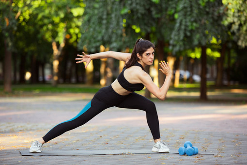 Fitness outdoor: quando la palestra è a cielo aperto.  I consigli di Fab SMS