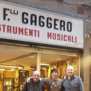Dopo 76 anni chiude lo storico negozio di strumenti musicali Fratelli Gaggero