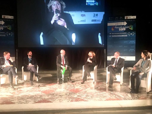 L'assessore Arianna Viscogliosi al Festival del Lavoro L'assessore Arianna Viscogliosi al Festival del Lavoro