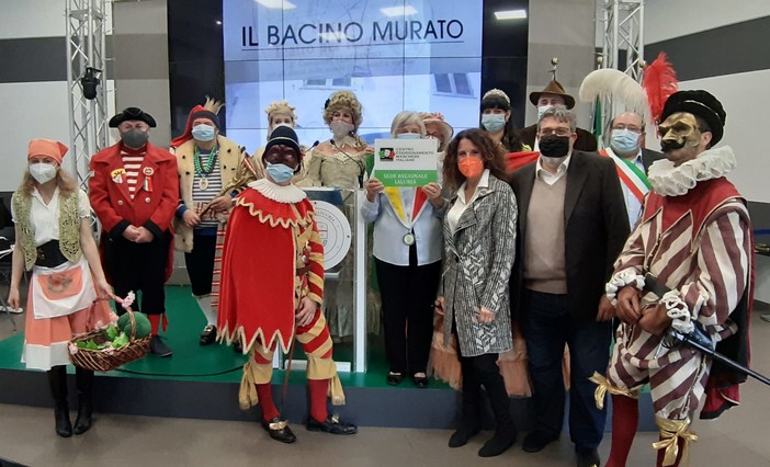 Consegnata la targa per la maschera regionale al forum culturale di Borghetttoi santo spirito Consegnata la targa per la maschera regionale al forum culturale di Borghetttoi santo spirito