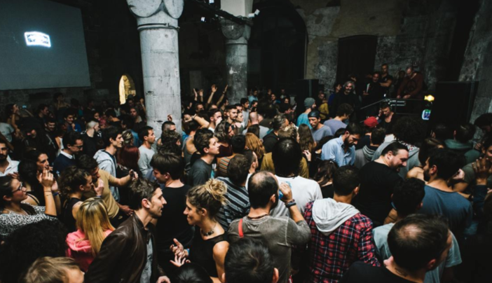 Ordinanza anti-movida, vittoria al Tar per un bar del centro storico di Genova