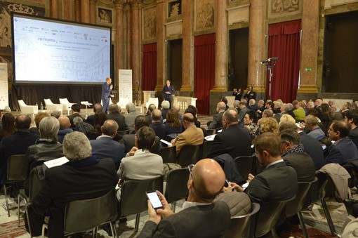 Forum Pietrarsa a Genova, imprenditori del 'ferro' al governo: "E' ora di investire" Forum Pietrarsa a Genova, imprenditori del 'ferro' al governo: "E' ora di investire"