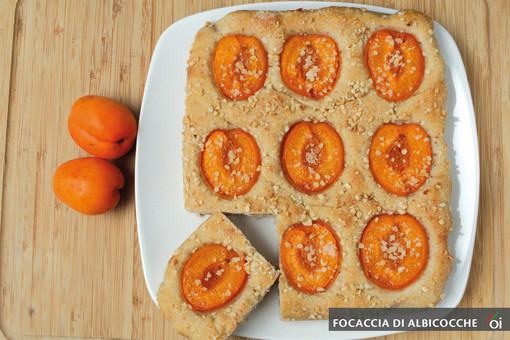 MercoledìVeg di Ortofruit: oggi prepariamo la deliziosa focaccia all'albicocca