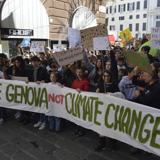 Friday's for Future, oltre 5 mila a Genova per l'emergenza climatica (FOTO e VIDEO)