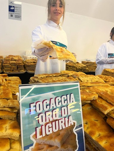 Sabato la focaccia più lunga del mondo tra piazza De Ferrari e via XX Settembre Sabato la focaccia più lunga del mondo tra piazza De Ferrari e via XX Settembre