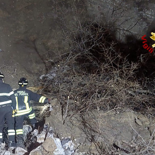 Crollo a Castelletto, concluse le ricerche: nessun ferito. Riaperta all’una di notte via Caffaro