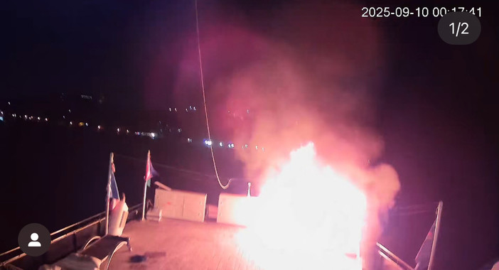 Global Sumud Flotilla, secondo attacco con drone: recuperato un dispositivo carbonizzato