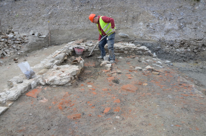 L’antica fornace scoperta durante gli scavi per la metro in via Canepari verrà esposta nella Certosa di San Bartolomeo
