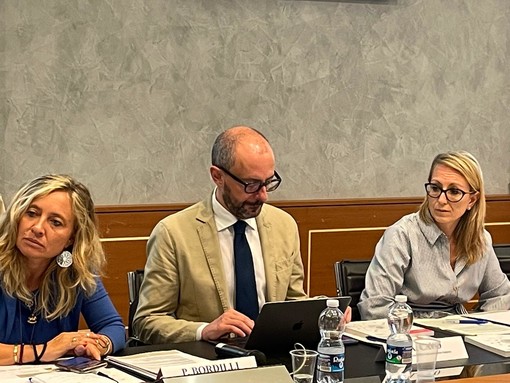 Dall'occupazione di suolo al progetto di spazio pubblico, i dehor del dopo pandemia