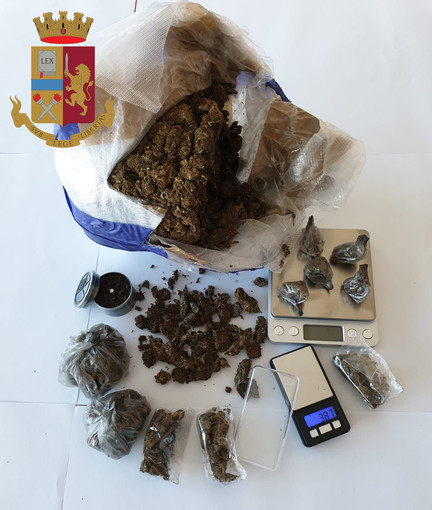 Un arresto per spaccio a Lavagna: oltre 700 grammi di cannabis sequestrati Un arresto per spaccio a Lavagna: oltre 700 grammi di cannabis sequestrati