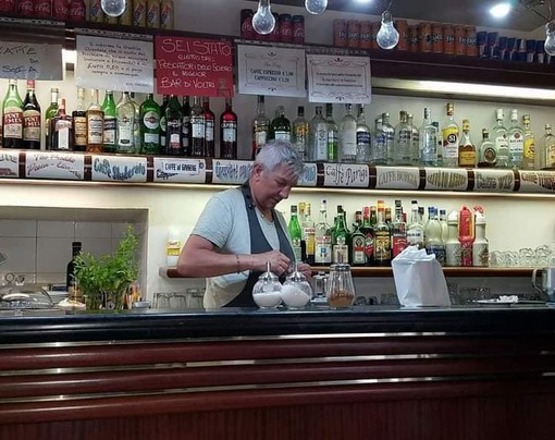 Voltri, è mancato all’improvviso Franco: era un’icona dietro il banco del bar