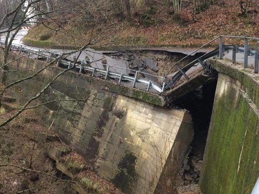 Crollo lungo la strada provinciale 15 in Val Trebbia: era già chiusa al traffico