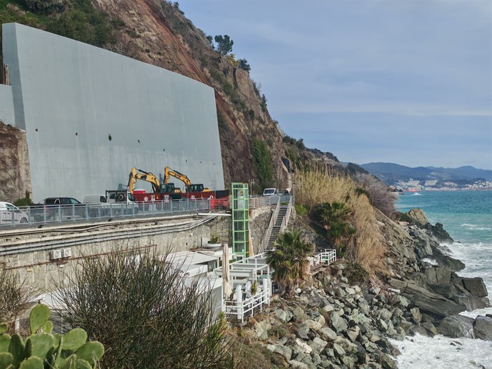 Frana nei pressi della galleria del Pizzo, attivato collegamento straordinario Voltri–Vesima sulla Linea 708