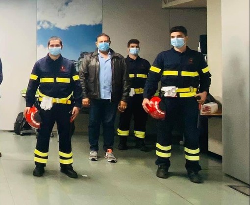 Santa Barbara, il presidente Toti ringrazia i vigili del fuoco: "Rischiano la vita per salvare e proteggere la nostra"
