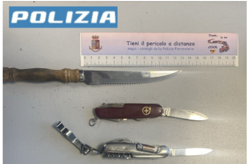 Principe, evade dai domiciliari e viene fermato in stazione con coltelli e forbici nei borsoni Principe, evade dai domiciliari e viene fermato in stazione con coltelli e forbici nei borsoni