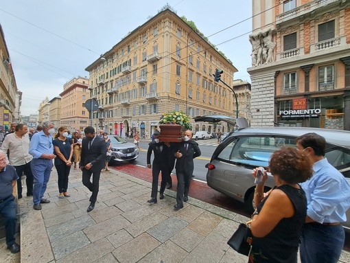 Oggi i funerali di Franco Ardoino, folla commossa per l'ultimo saluto al noto ristoratore (Video)