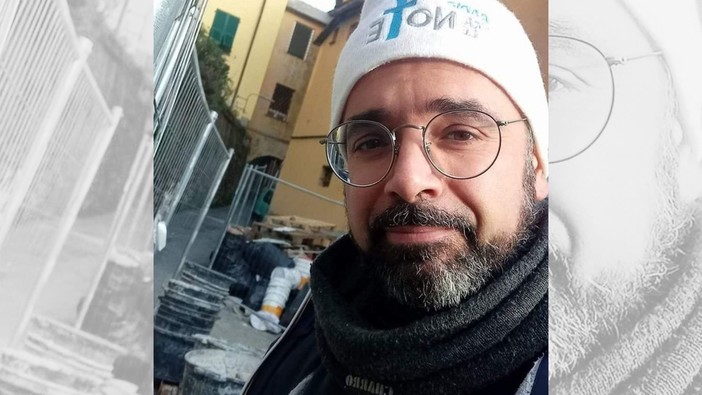 Dieci anni di ‘Radio fra le note’, l’emittente del sacerdote… più famoso del web Dieci anni di ‘Radio fra le note’, l’emittente del sacerdote… più famoso del web