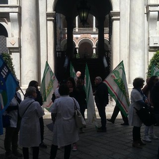 I dipendenti delle farmacie comunali: "Chiediamo trasparenza all'amministrazione"